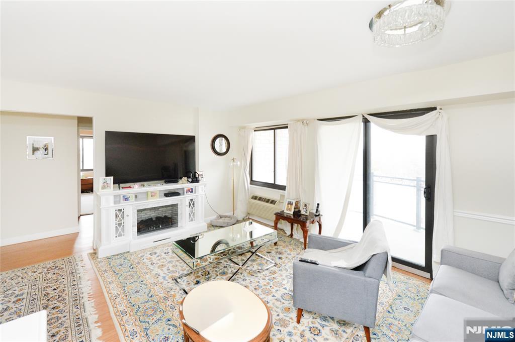 125 Prospect Avenue UNIT 10C, Hackensack, NJ, 07601