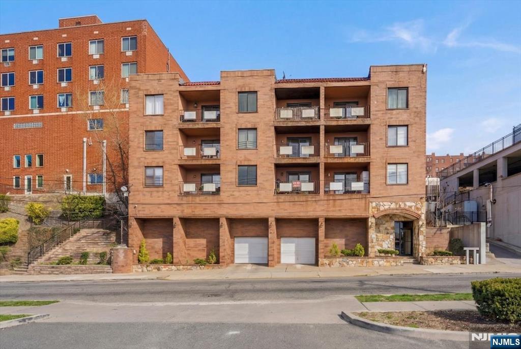 1906 Paterson Plank Road 2E - Photo 3