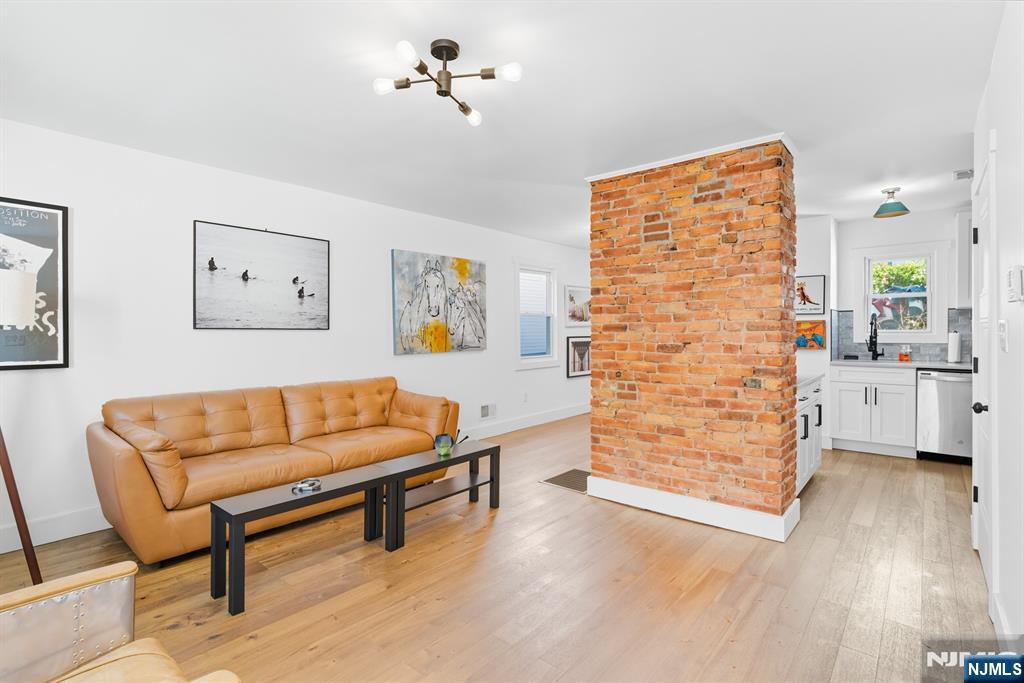 205 Jefferson Street - Photo 3