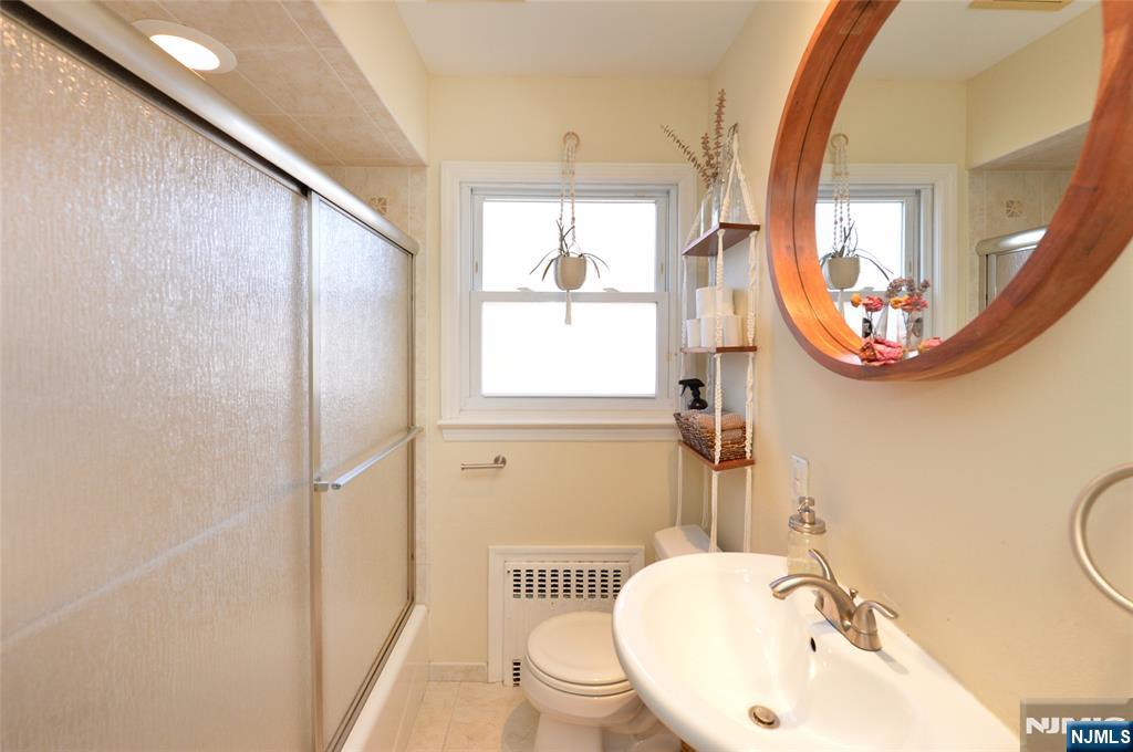 5-18 6th Street, Fair Lawn, NJ, 07410