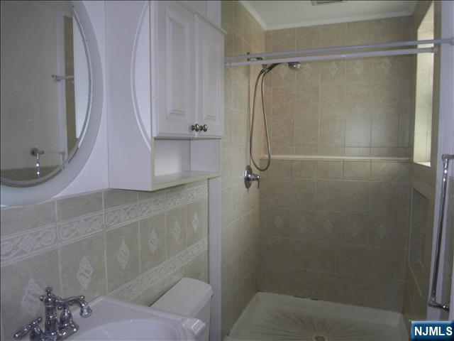 326 Walter Avenue - Photo 5