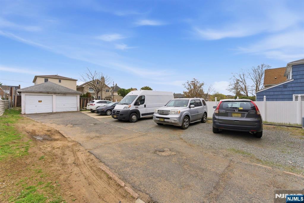 554 Kingsland Ave, Lyndhurst, NJ 07071