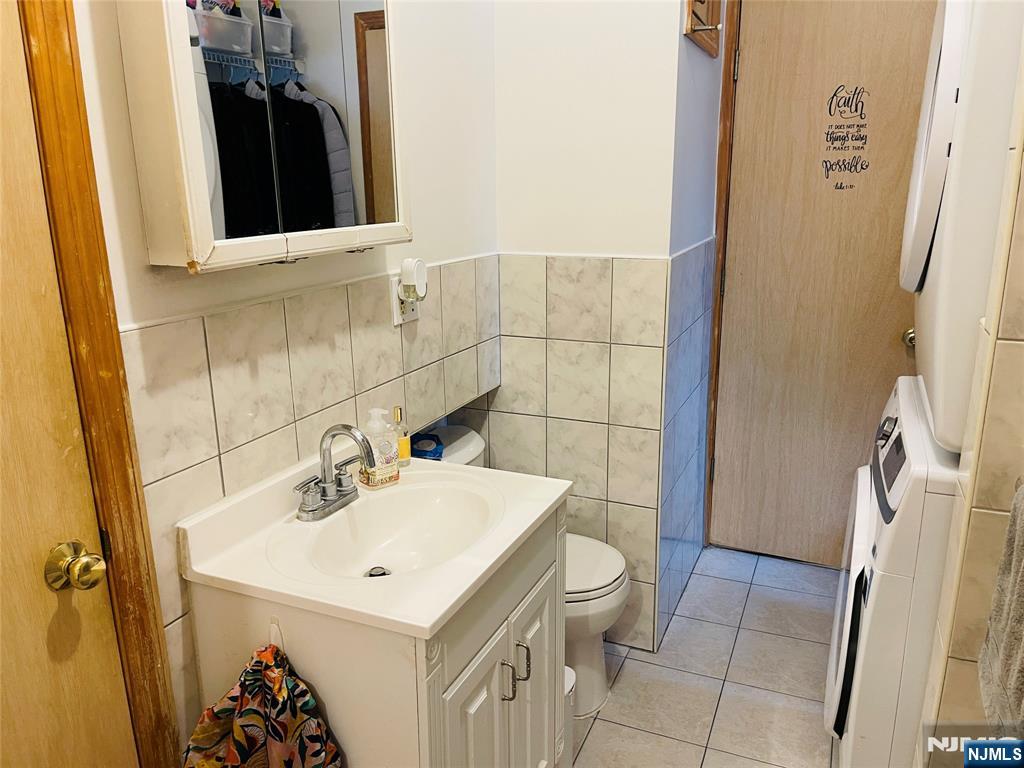 108 Bellevue Avenue, Elmwood Park, NJ, 07407