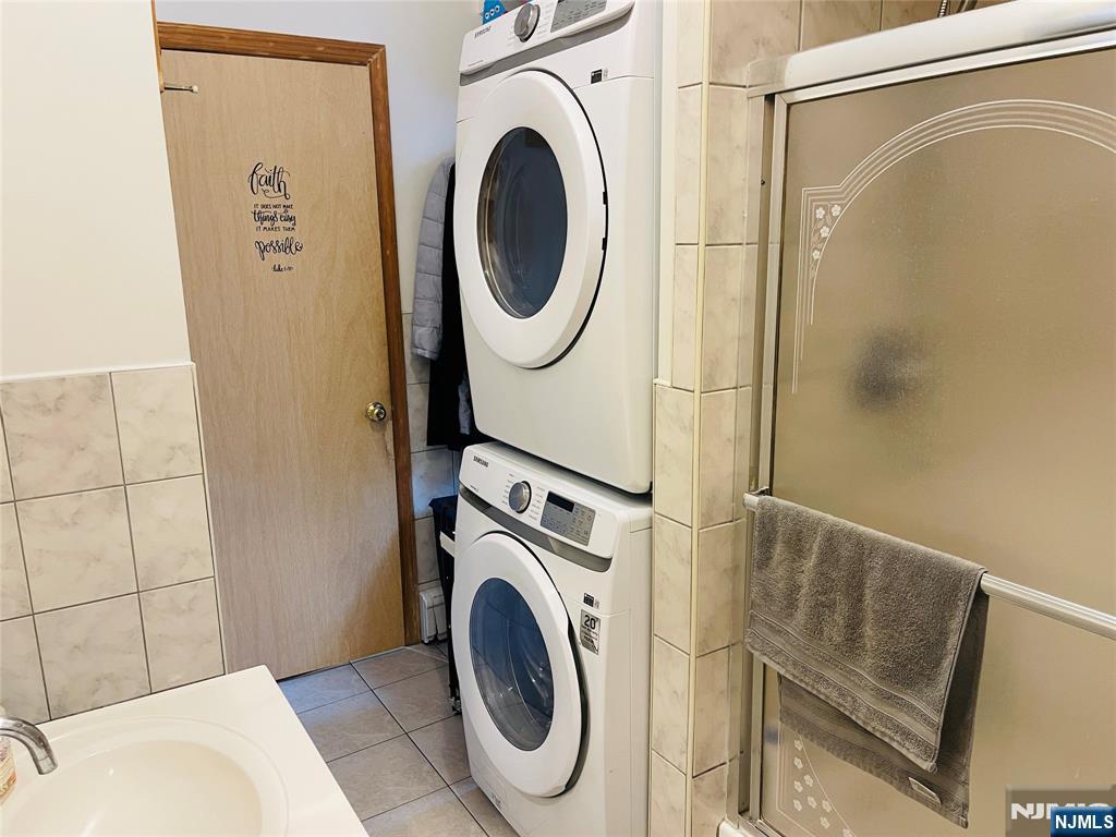 108 Bellevue Avenue, Elmwood Park, NJ, 07407