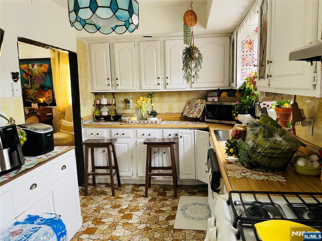 108 Bellevue Avenue, Elmwood Park, NJ, 07407