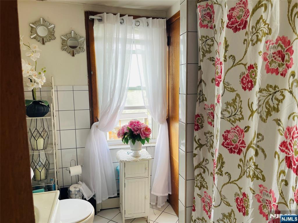 108 Bellevue Avenue, Elmwood Park, NJ, 07407