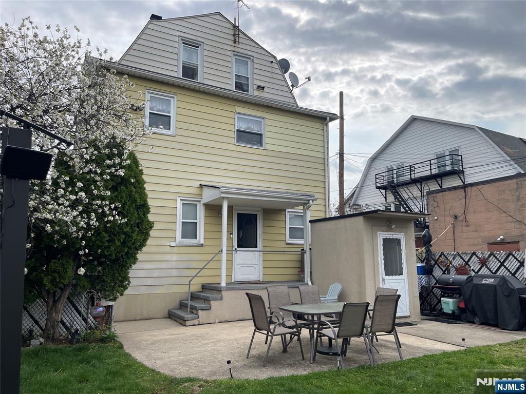 108 Bellevue Avenue, Elmwood Park, NJ, 07407