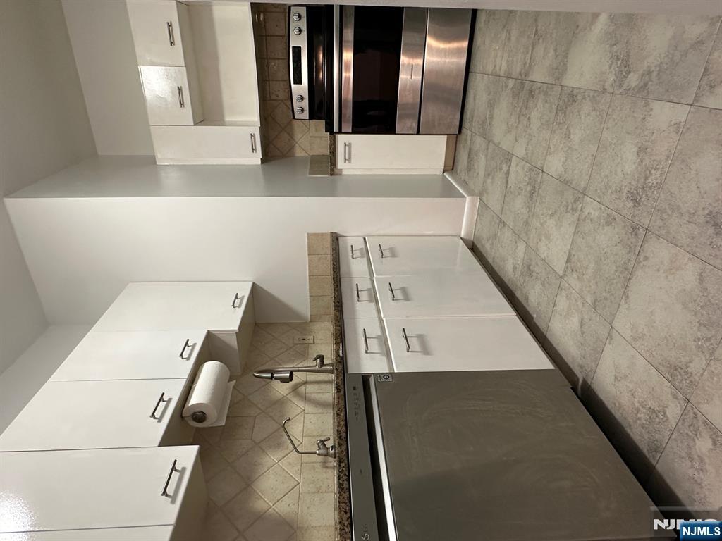 200 Grand Cove UNIT 5H, Edgewater, NJ, 07020