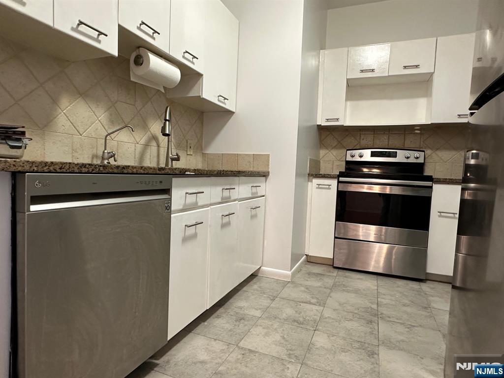 200 Grand Cove UNIT 5H, Edgewater, NJ, 07020