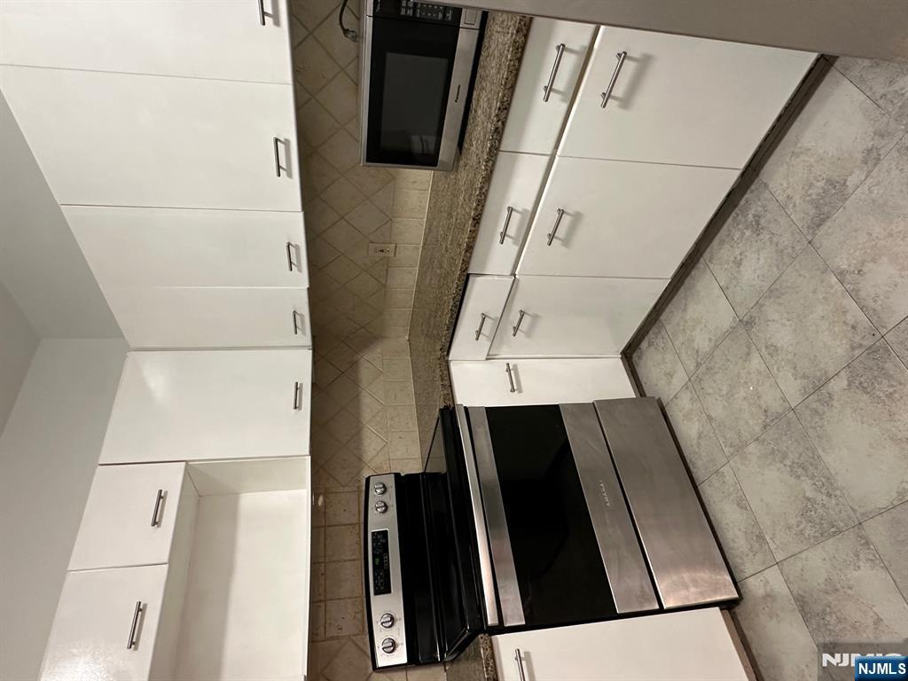 200 Grand Cove UNIT 5H, Edgewater, NJ, 07020