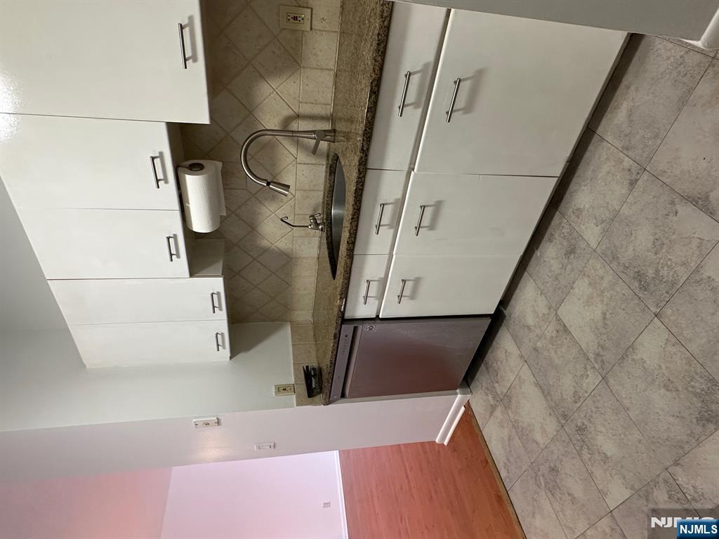 200 Grand Cove UNIT 5H, Edgewater, NJ, 07020