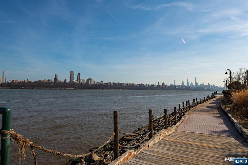 200 Grand Cove UNIT 5H, Edgewater, NJ, 07020