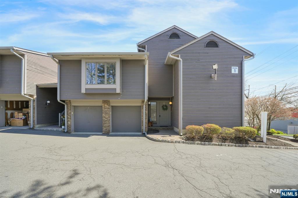 855 Valley Brook Avenue #1B