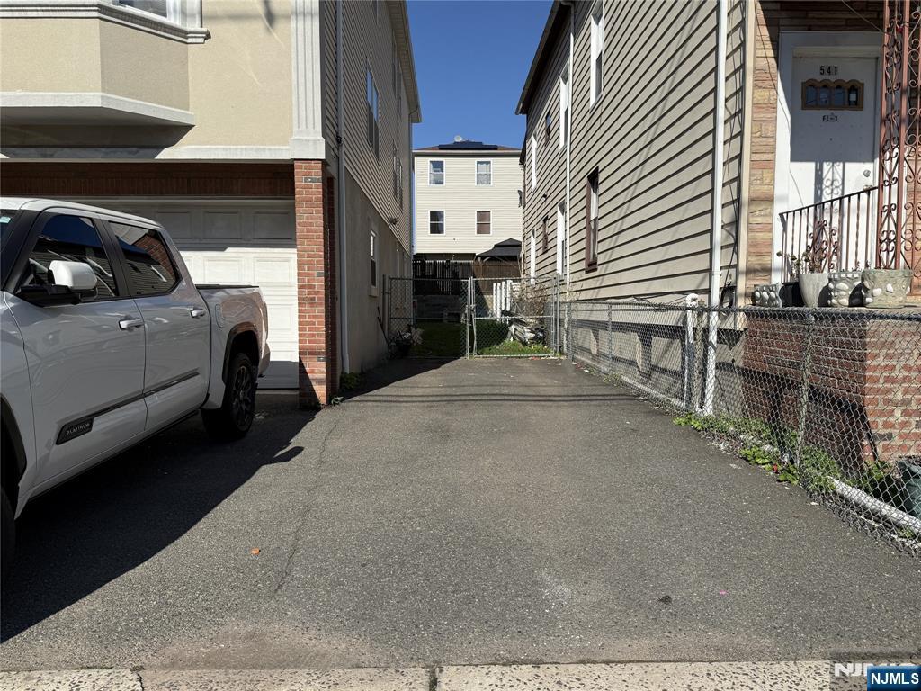 543-545 Livingston Street — photo 45