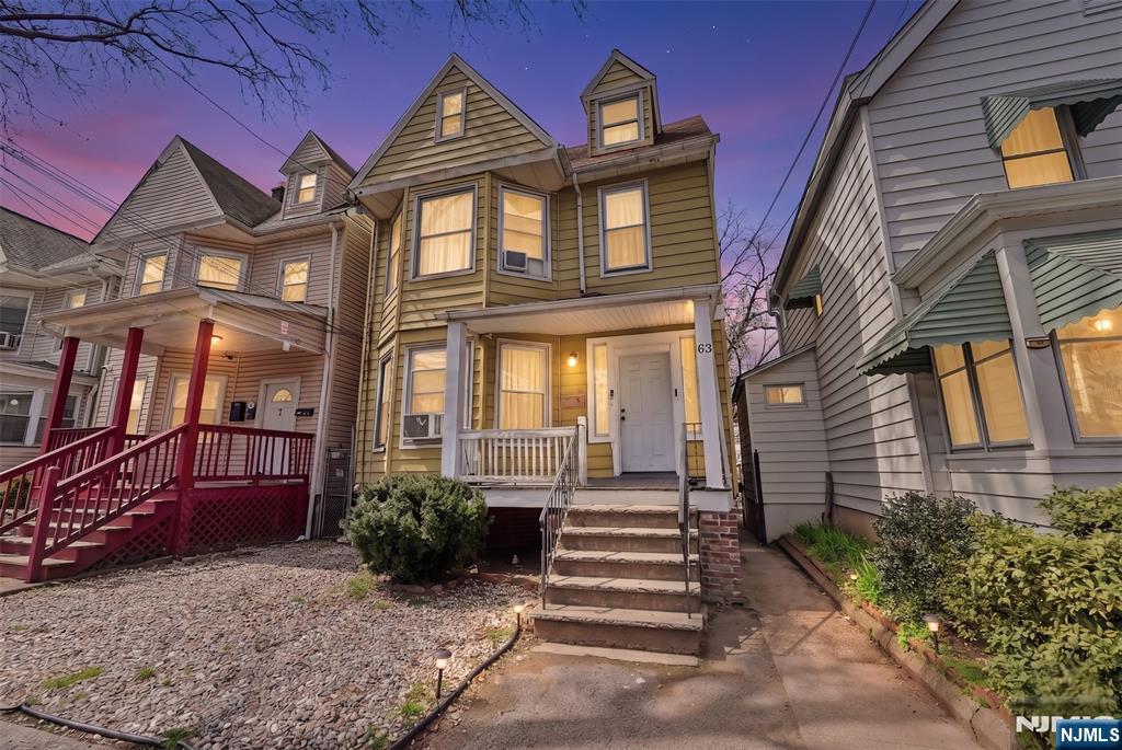 42 Lake St, East Orange City, NJ, 07017-1704