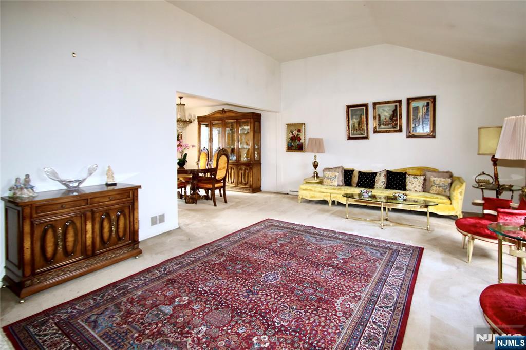 5-22 Dorothy Street - Photo 3