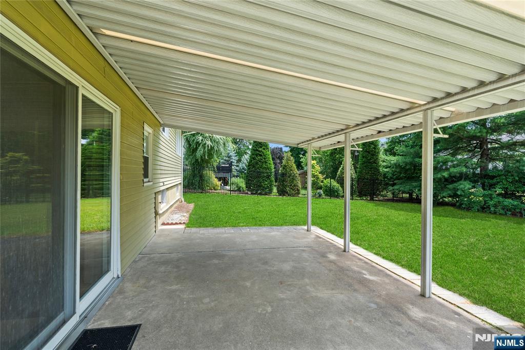13 Lake Drive - Photo 4