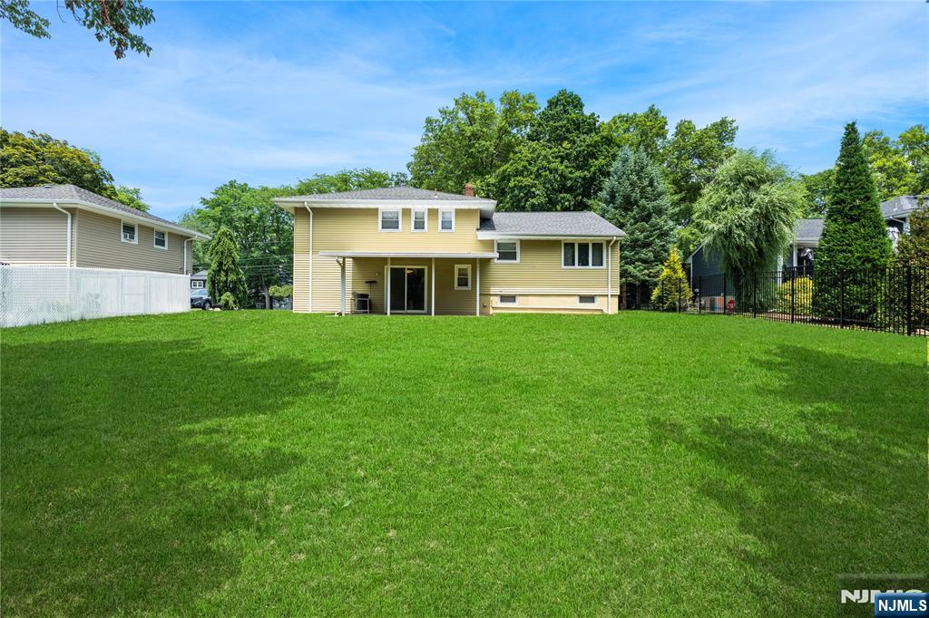 13 Lake Drive - Photo 5