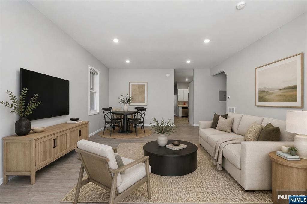 327 S Orange Avenue 1 - Photo 2