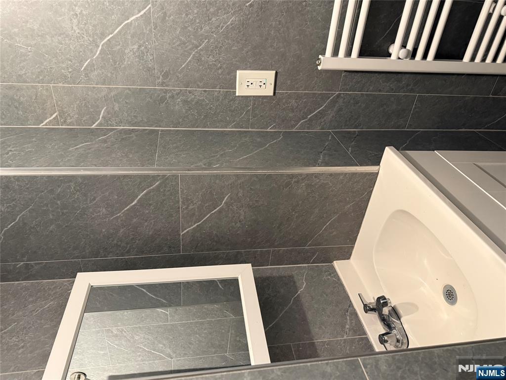 413 Paderewski, Perth Amboy, NJ, 08861