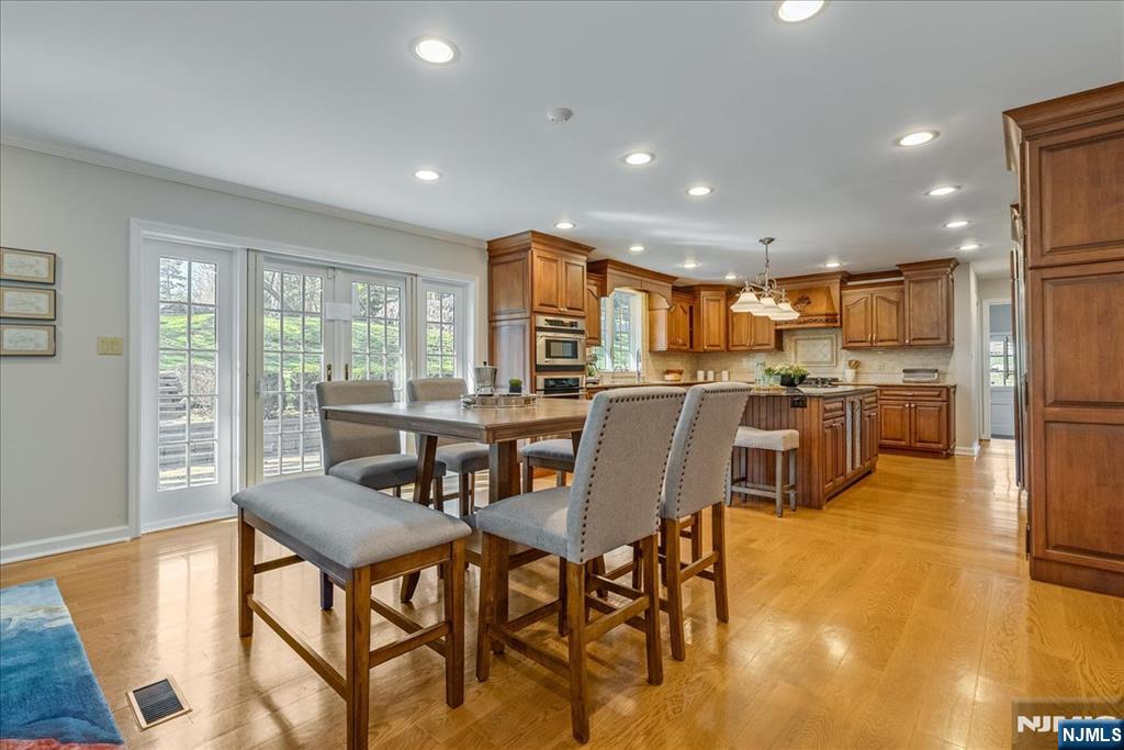 5 Edgehill Road, West Orange, NJ, 07052