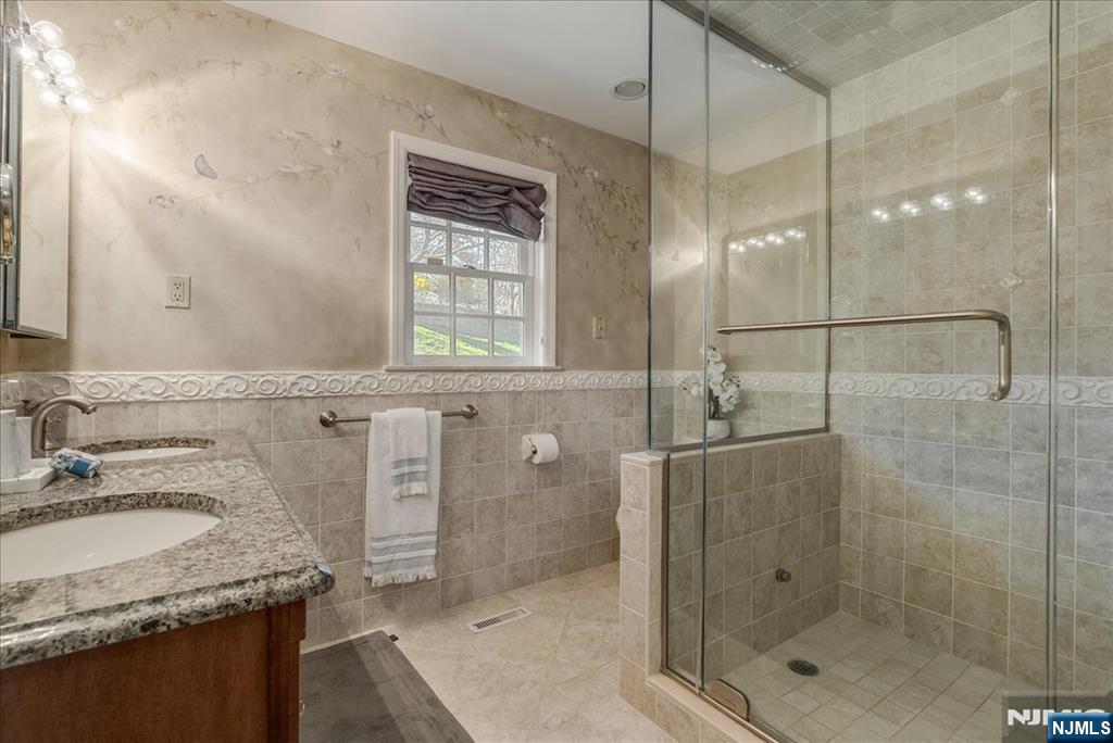 5 Edgehill Road, West Orange, NJ, 07052