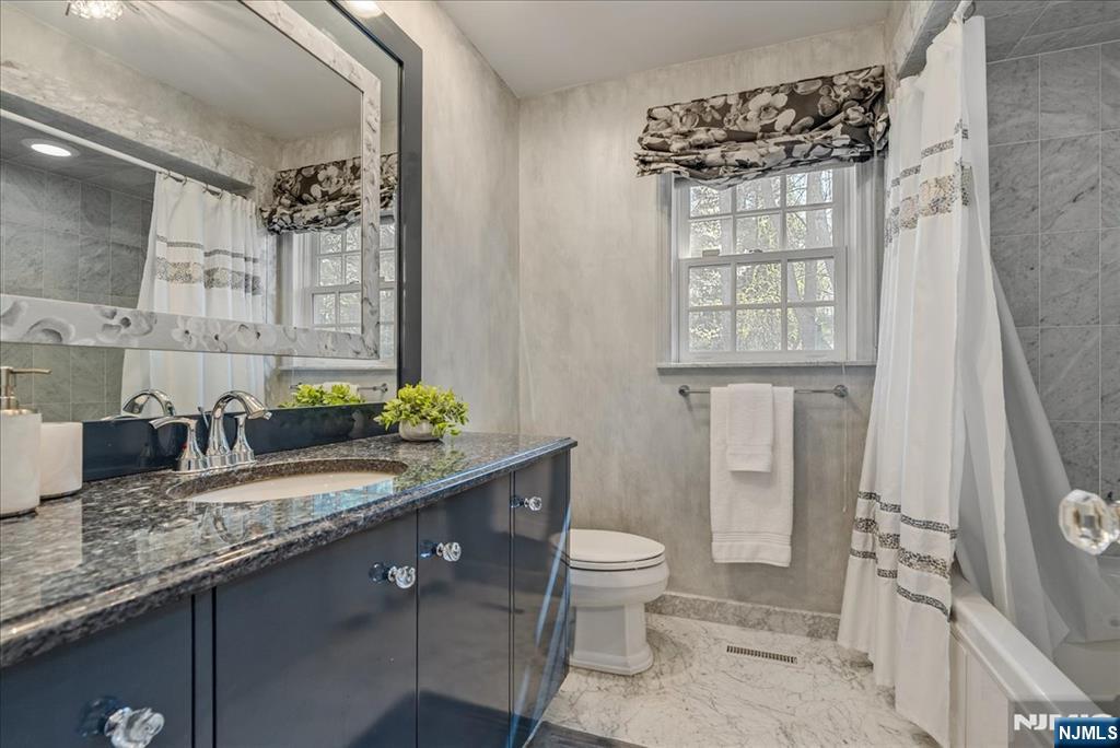 5 Edgehill Road, West Orange, NJ, 07052