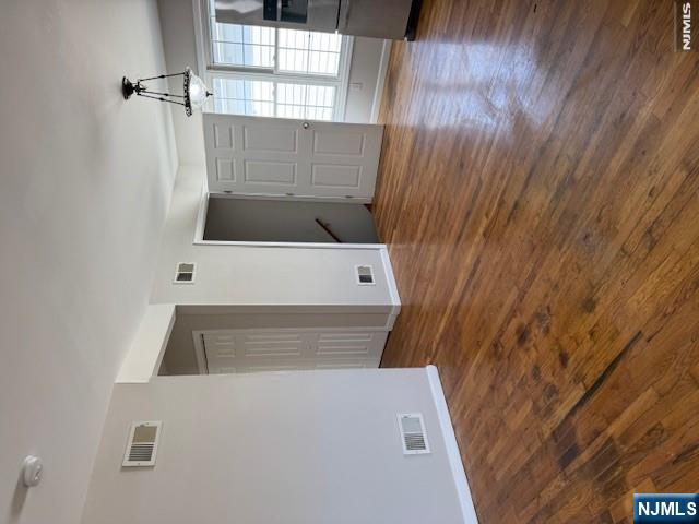 22 Broadway 2 - Photo 5