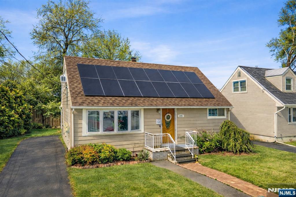 186 10th Avenue - Photo 1