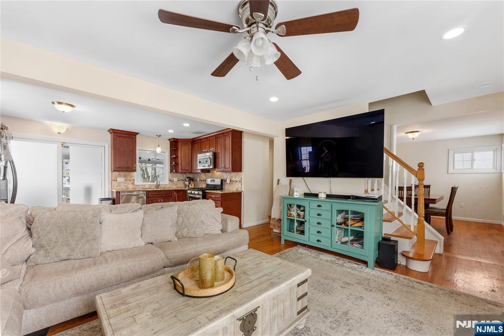 186 10th Avenue - Photo 5