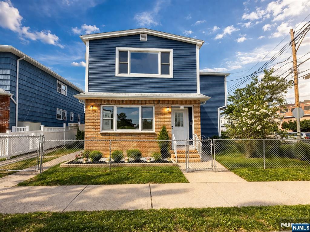 51 Dewitt Street - Photo 2