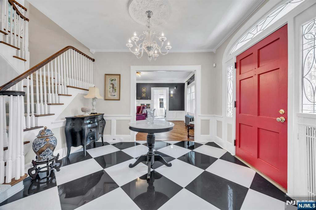 516 Centre Street - Photo 3