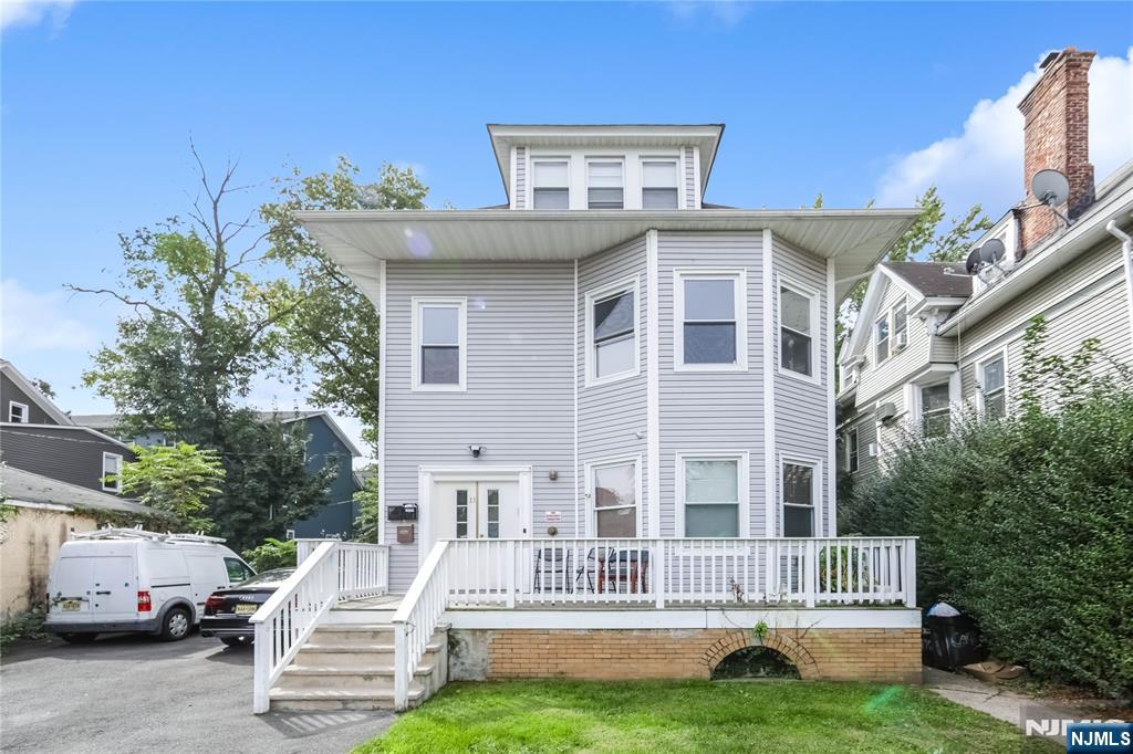 11 Carlton Street, East Orange, NJ, 07017