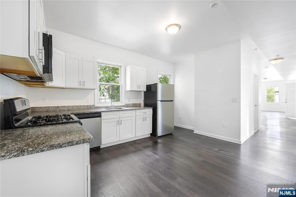 11 Carlton Street, East Orange, NJ, 07017