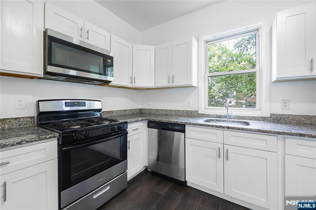 11 Carlton Street, East Orange, NJ, 07017