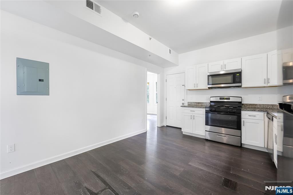 11 Carlton Street, East Orange, NJ, 07017