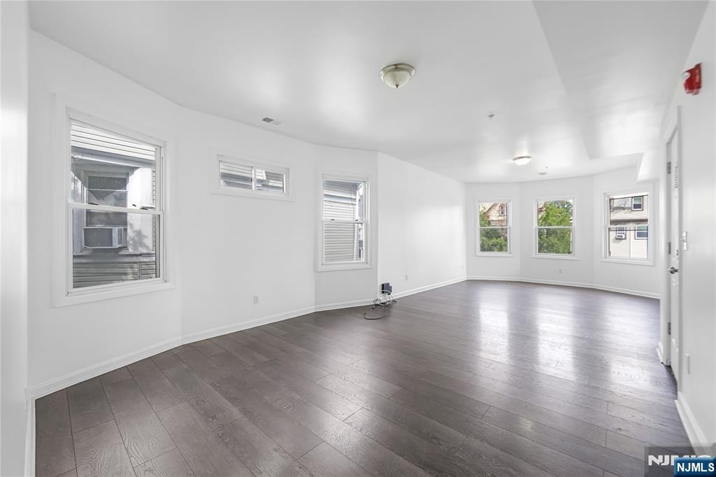 11 Carlton Street, East Orange, NJ, 07017