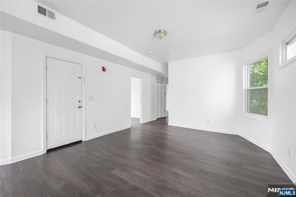 11 Carlton Street, East Orange, NJ, 07017