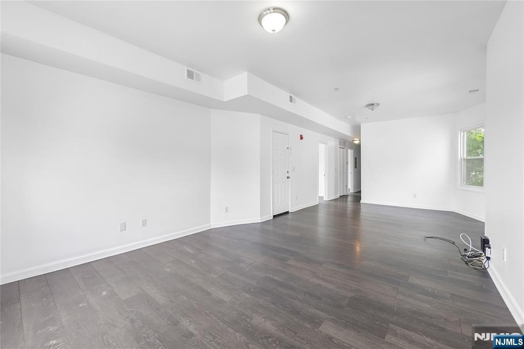 11 Carlton Street, East Orange, NJ, 07017