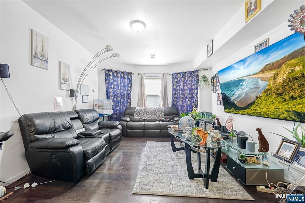 11 Carlton Street, East Orange, NJ, 07017