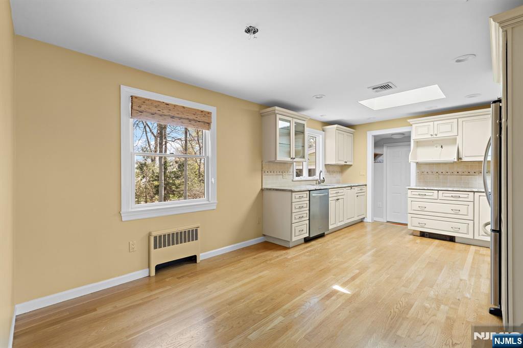 306 Sunset Boulevard - Photo 2