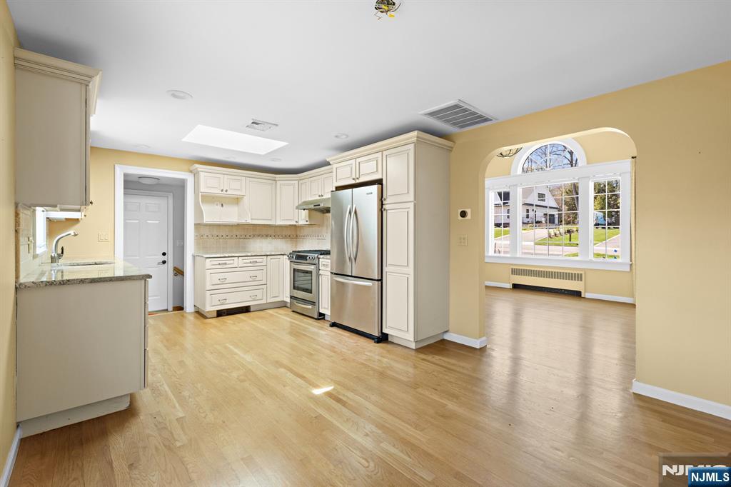 306 Sunset Boulevard - Photo 4