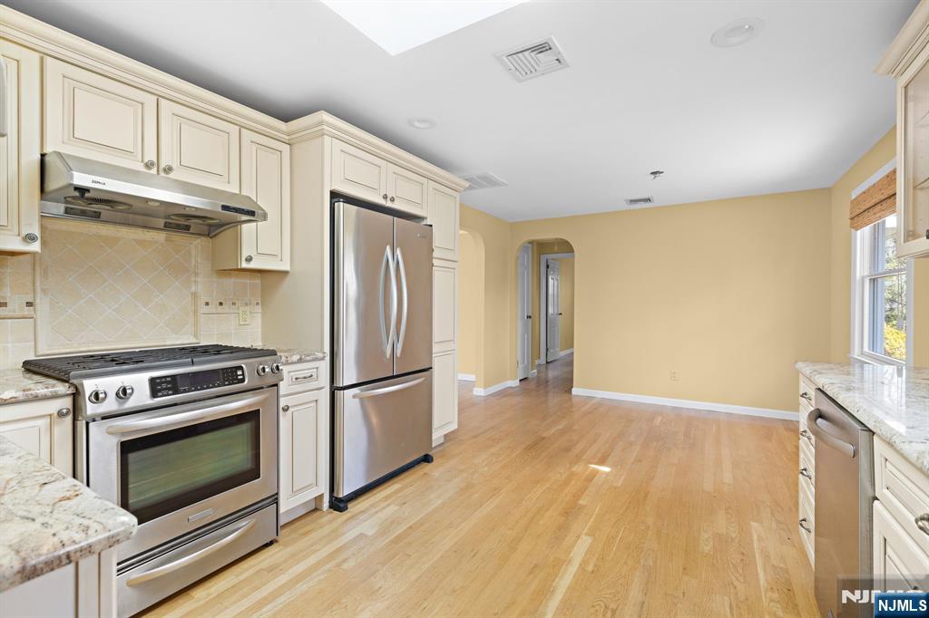 306 Sunset Boulevard - Photo 5