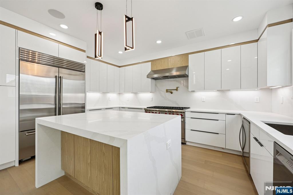 51 Albany Avenue - Photo 3