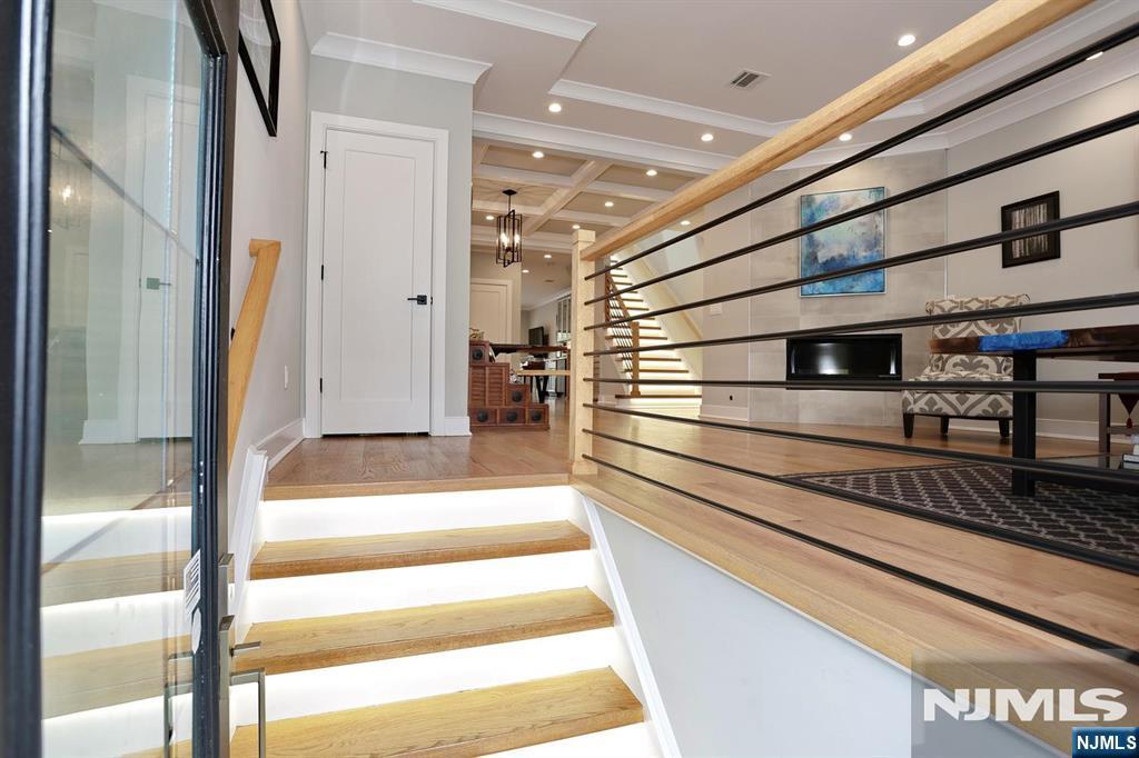 414 Lawton Avenue - Photo 5