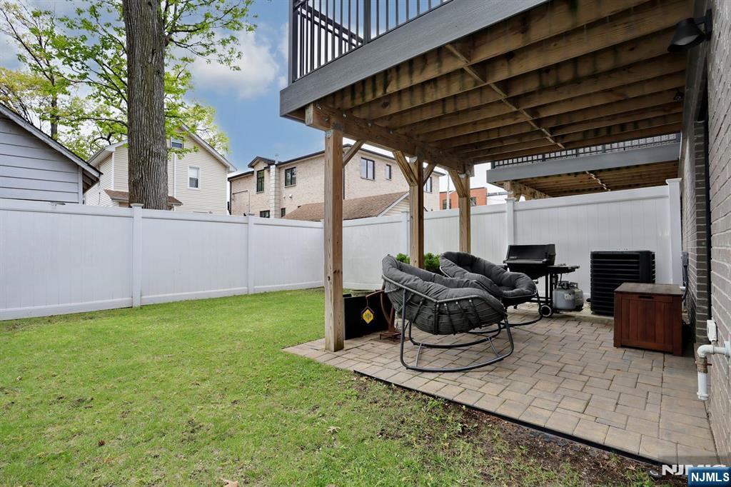 414 Lawton Avenue — photo 44