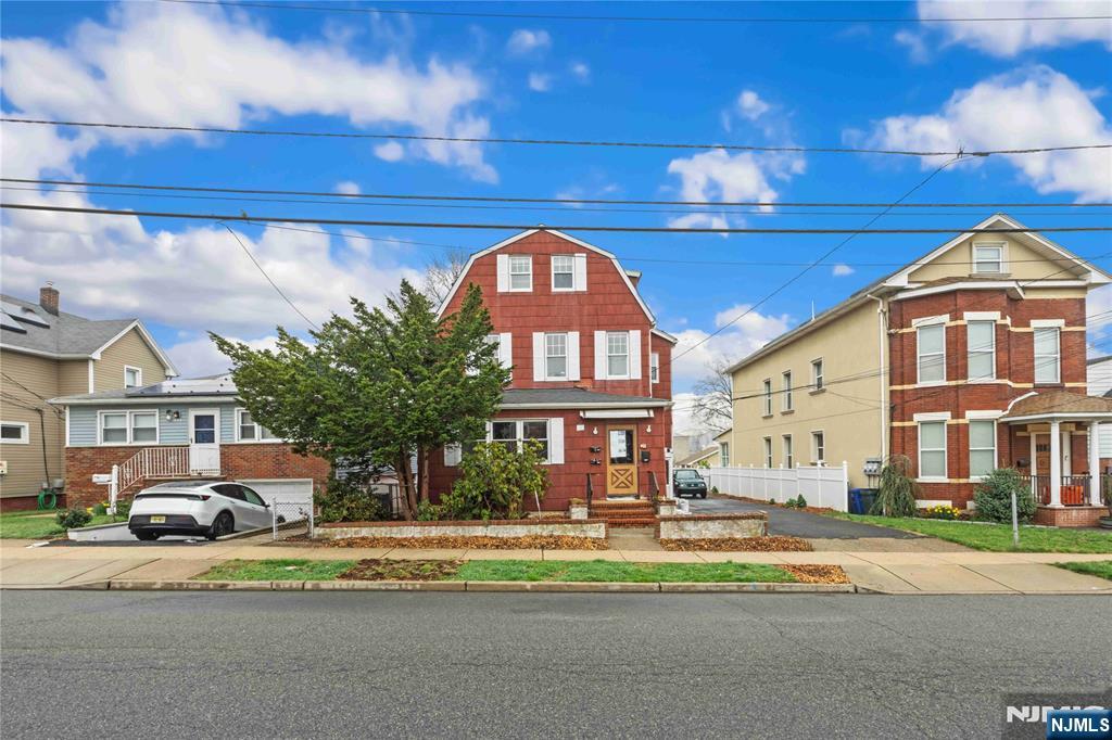 649 New Jersey Ave, Lyndhurst, NJ 07071