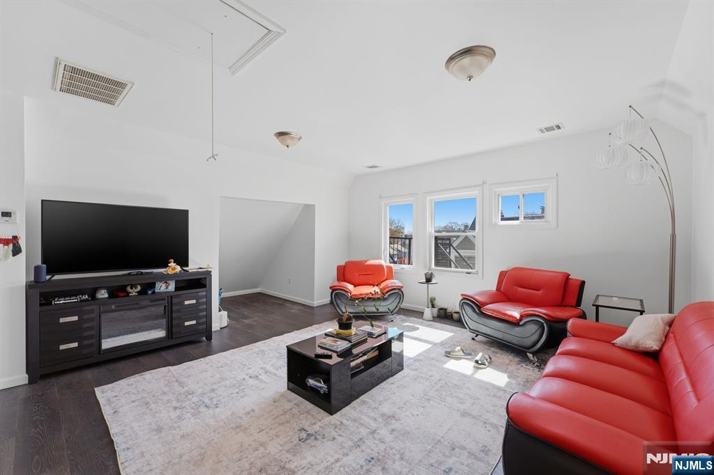 7 Prospect Terrace, East Orange, NJ, 07017