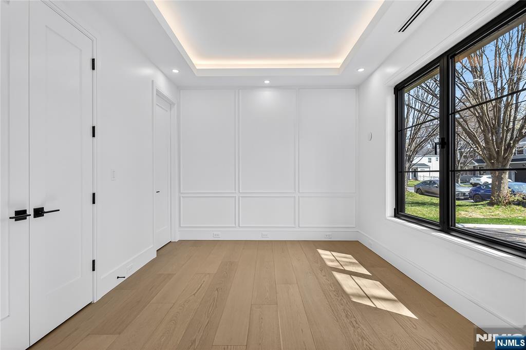 395 Hickory Avenue - Photo 5