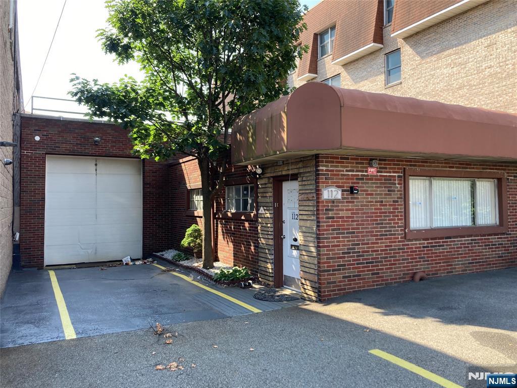 112 Palisade Avenue - Photo 1